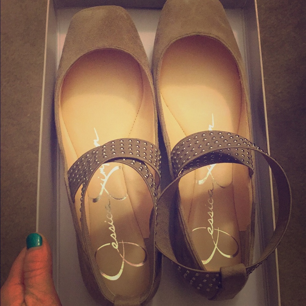 Jessica Simpson flats